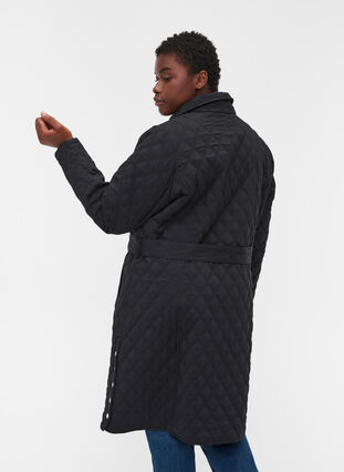 Lång quiltad jacka med bälte, Black, Model image number 1