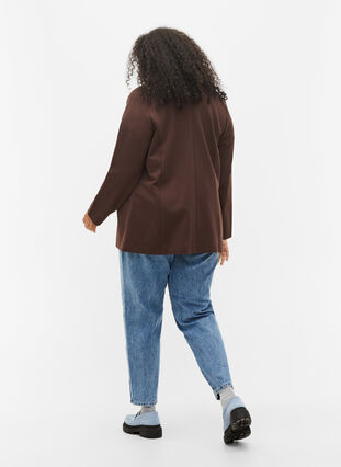 Croppade Mille mom jeans med blockfärgad detalj, Blue denim, Model image number 1