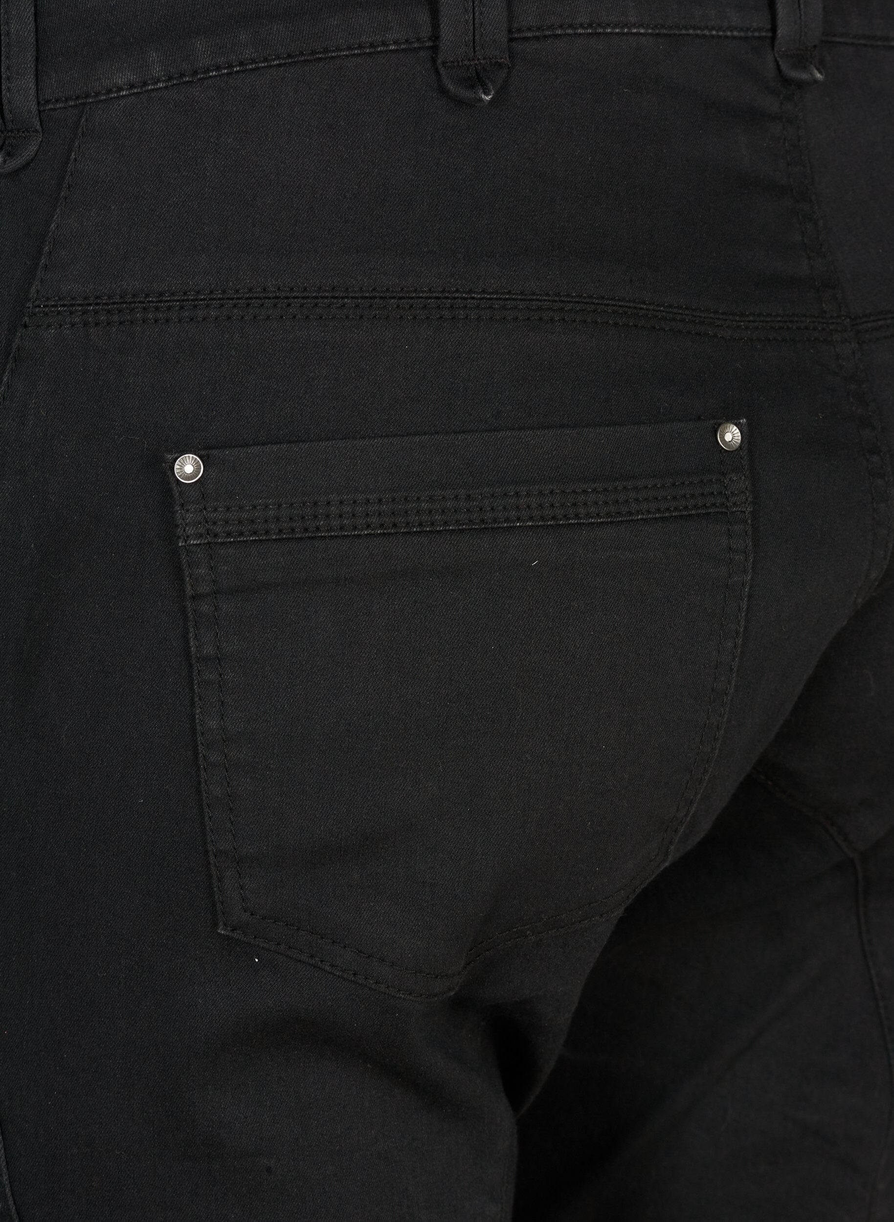 ZizziCaprijeans med smal passform och fickor, Svart, Packshot image number 3