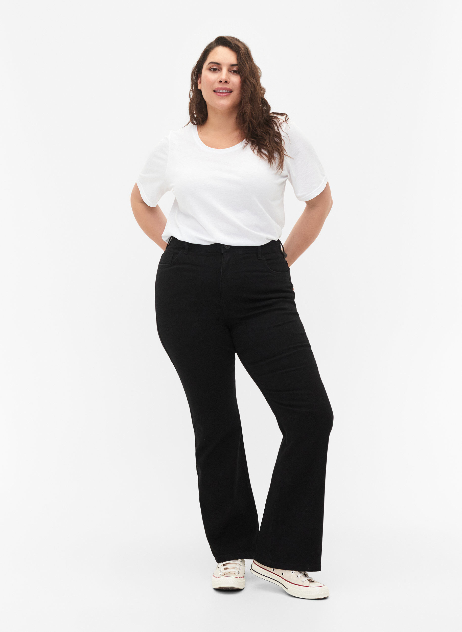 ZizziH&ouml;gmidjade jeans med bootcut, Svart, Model image number 0