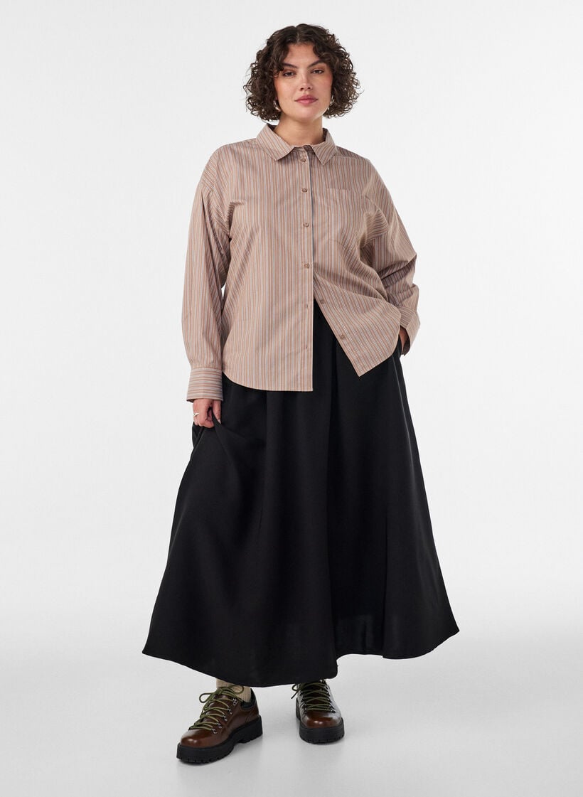 A-linjeformad maxikjol med fickor, Svart, Model image number 0