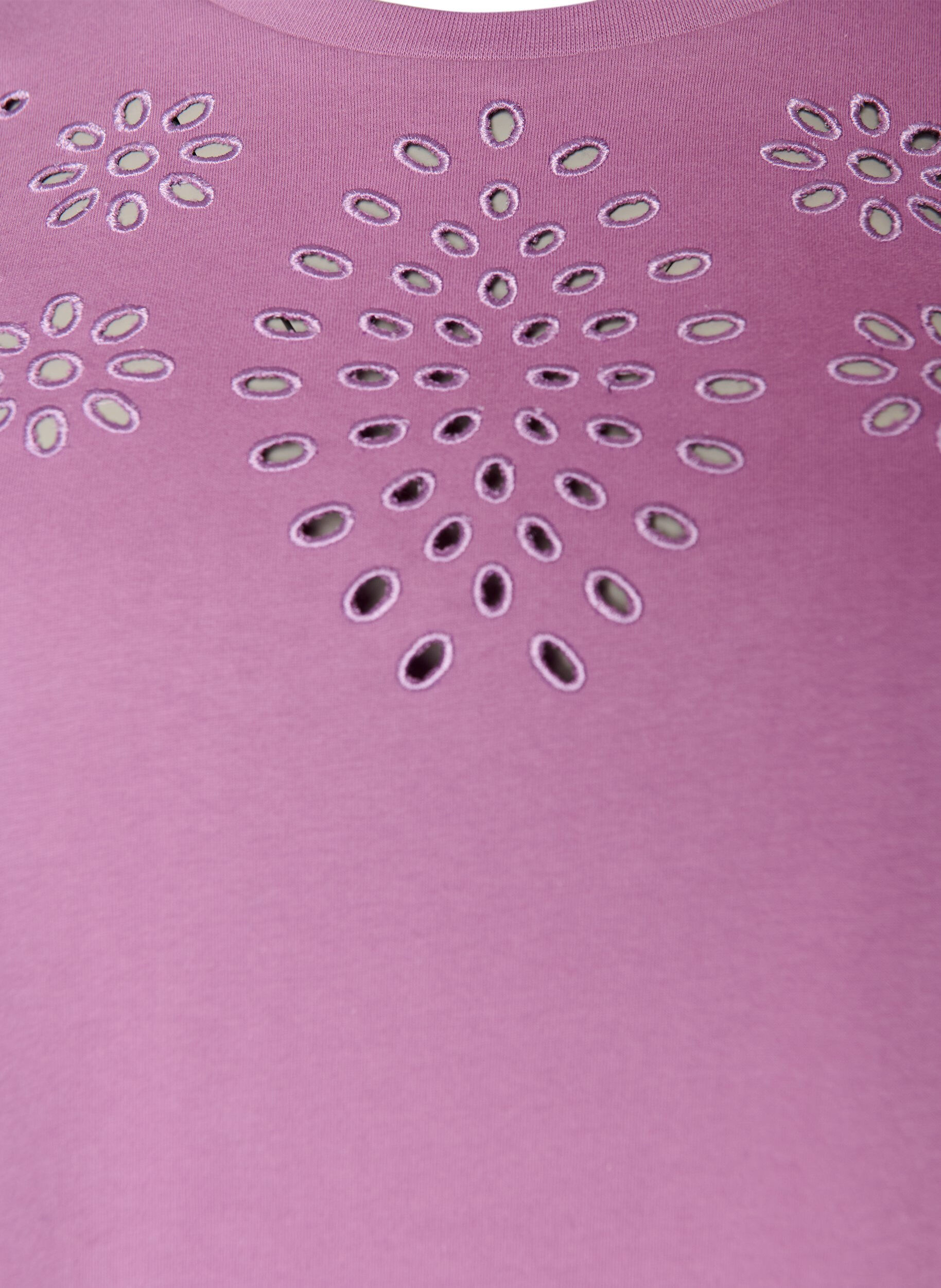 ZizziT-shirt i ekologisk bomull med h&aring;lbroderi, Lila, Packshot image number 2