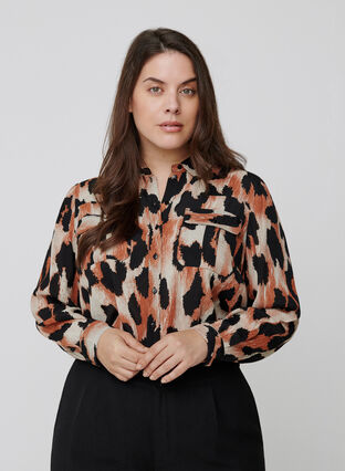 Viskos skjorta med leopard print, Black AOP, Model image number 0