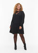 Klänning med spetsdetaljer, Black, Model image number 2