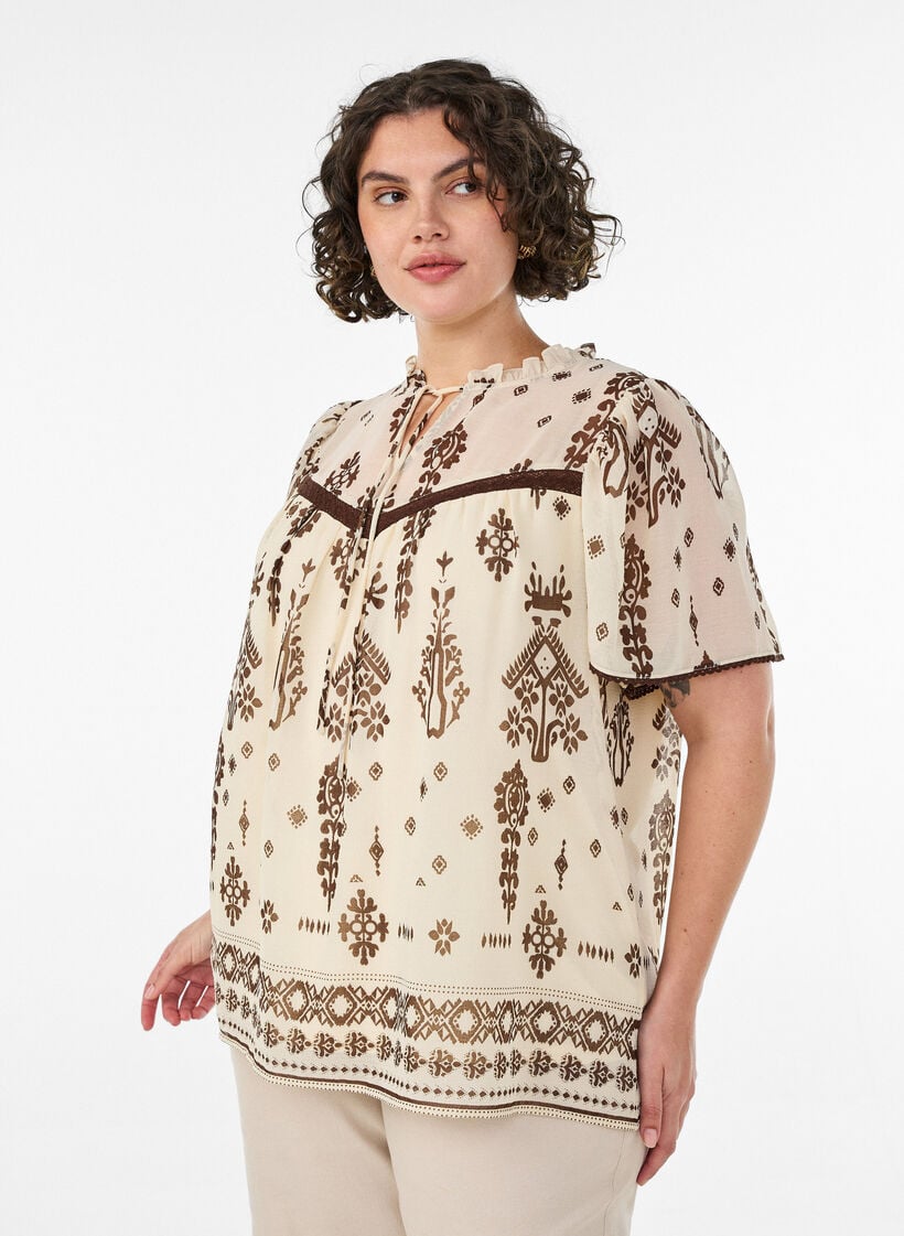 Blus med m&ouml;nster och virkad kant, Beige, Model image number 0