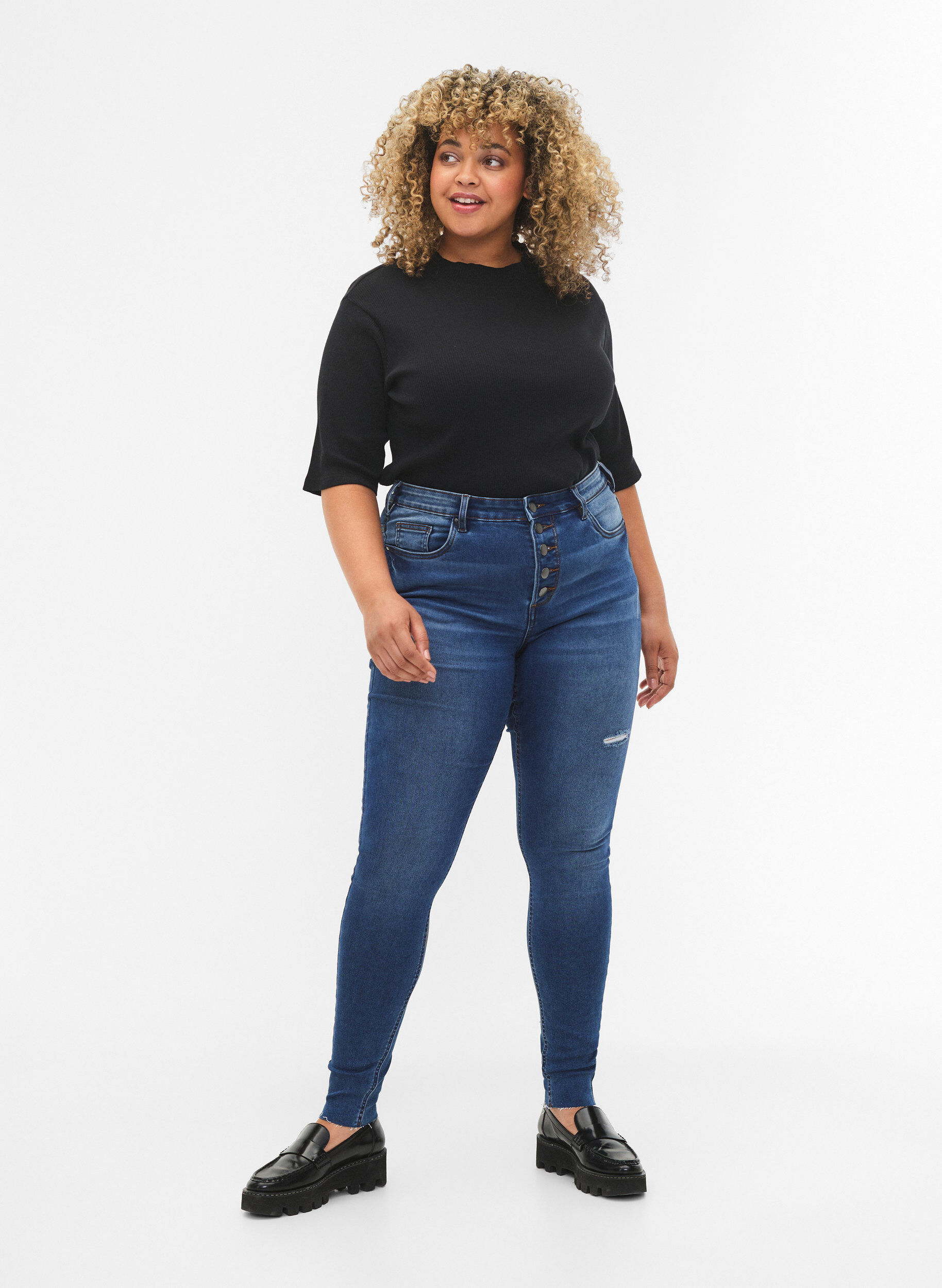 Zizzi Amy jeans med h&ouml;g midja och knappar, Blue denim, Model image number 0
