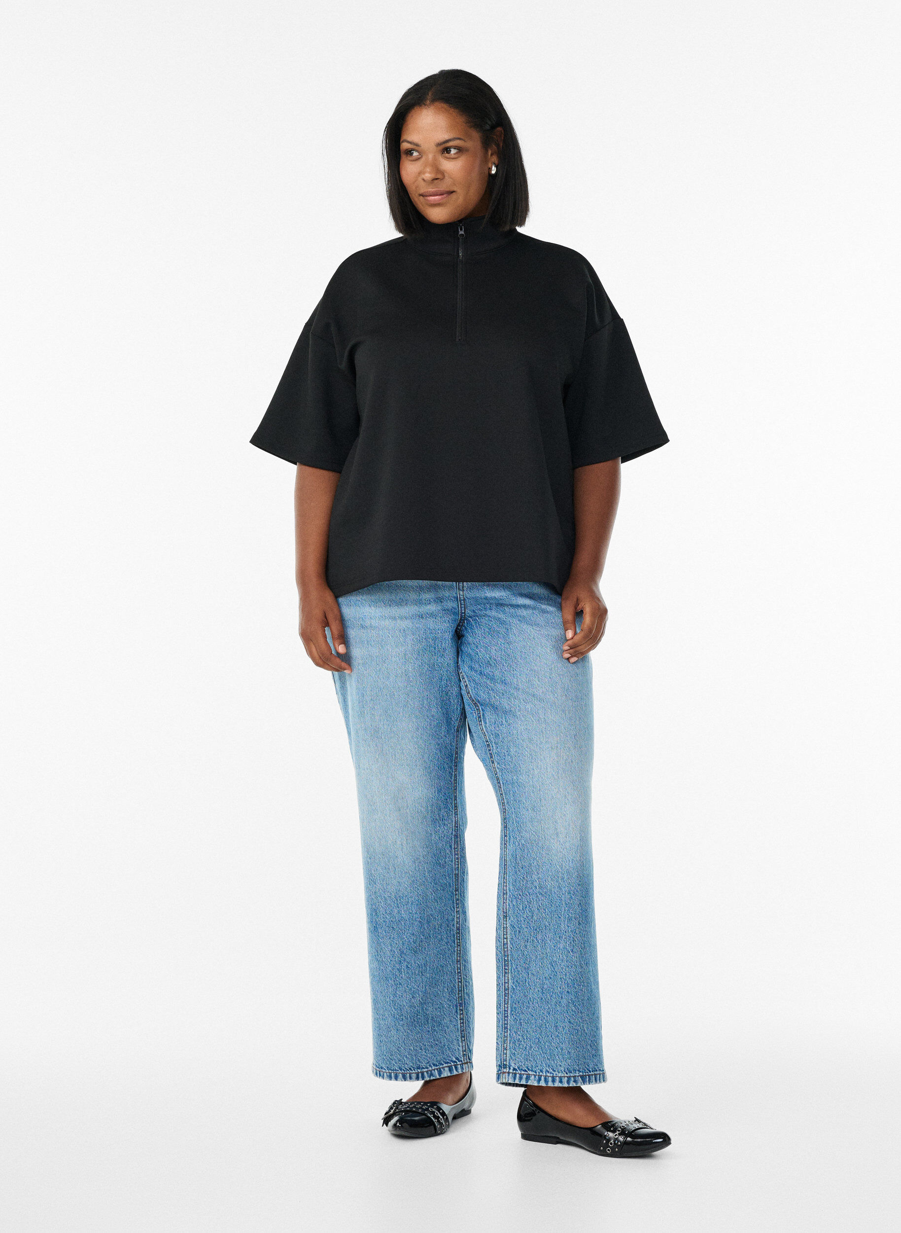 Zizzi Kort&auml;rmad sweatshirt med h&ouml;g krage, Svart, Model image number 1