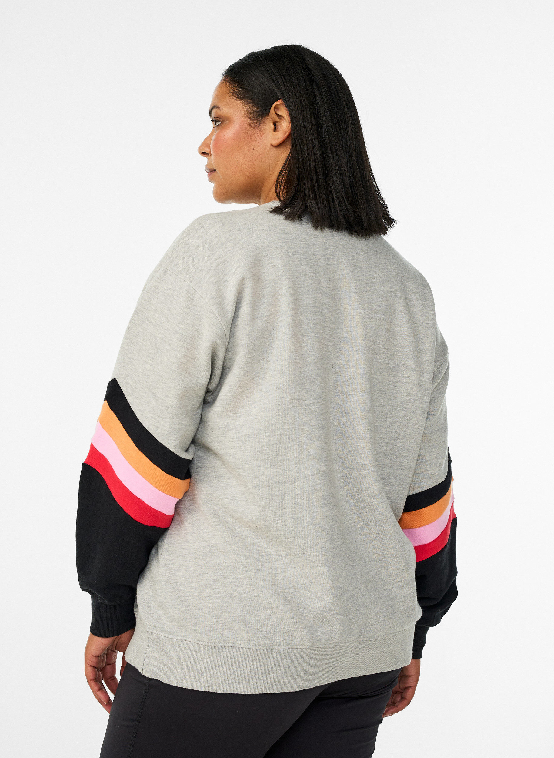 Zizzi L&ouml;s sweatshirt med kontrastdetaljer p&aring; &auml;rmarna, Gr&aring;, Model image number 2