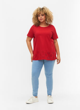T-shirt i bomull med broderi anglaise, Tango Red, Model image number 2