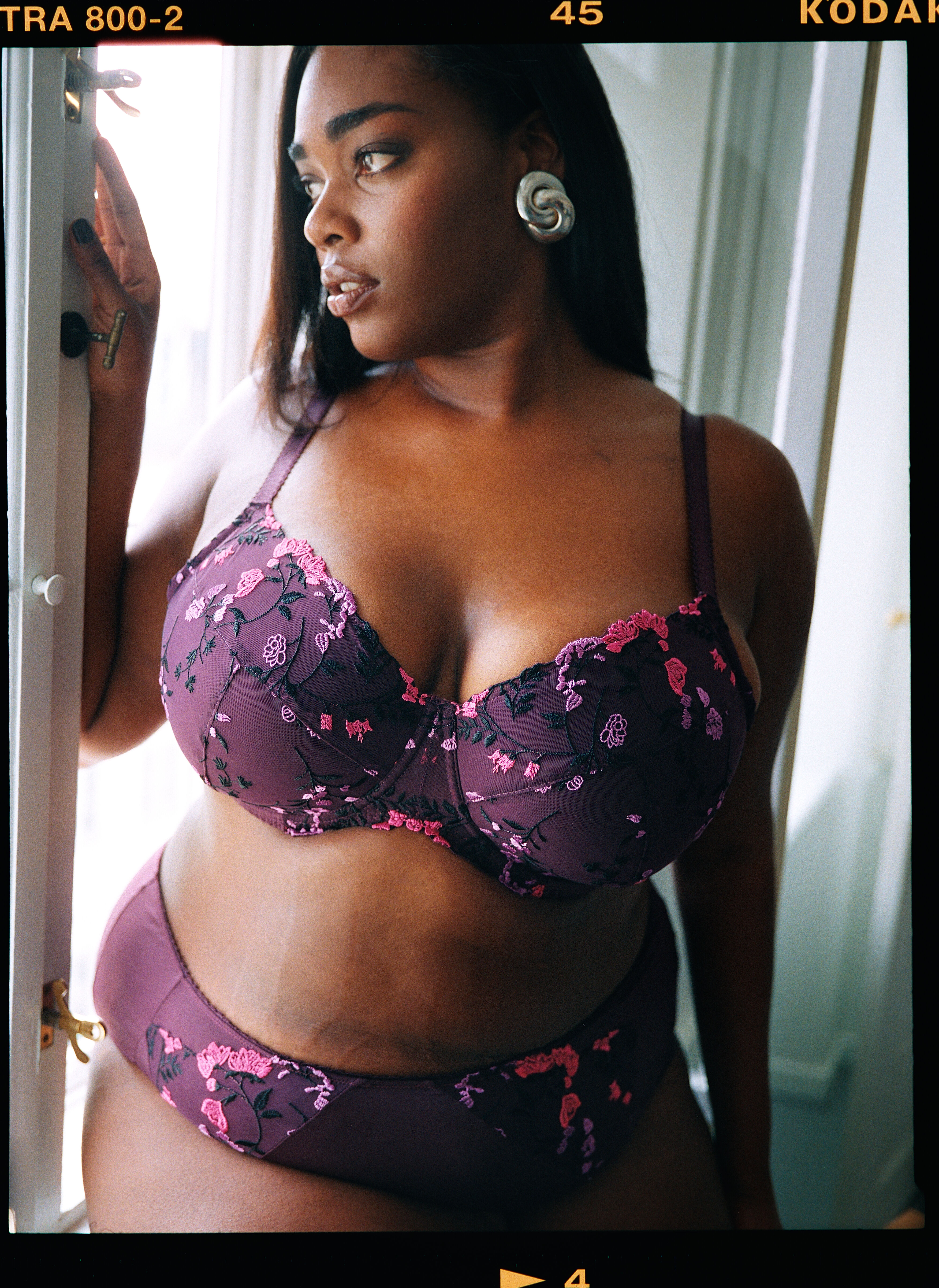 Blomdetaljer  , , Model