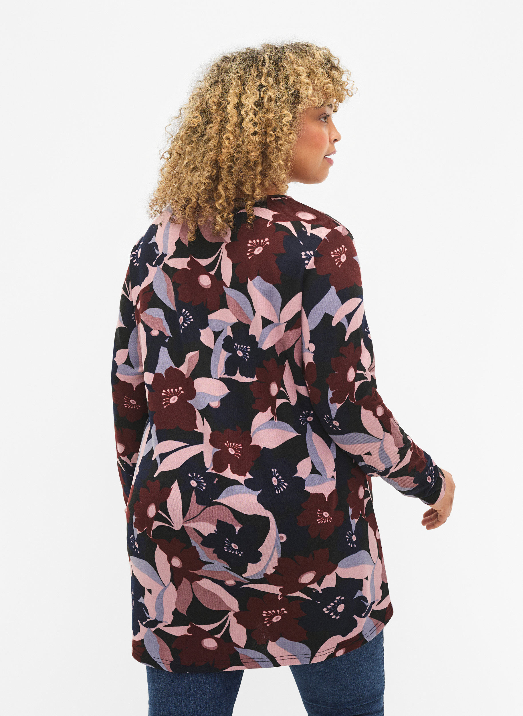 Zizzi Blommig blus med l&aring;nga &auml;rmar, Black Rose Flower, Model image number 1