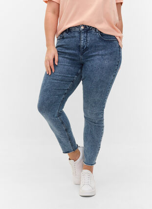 Croppade Amy jeans med nitar på sidosömmen, L.Blue Stone Wash, Model image number 2