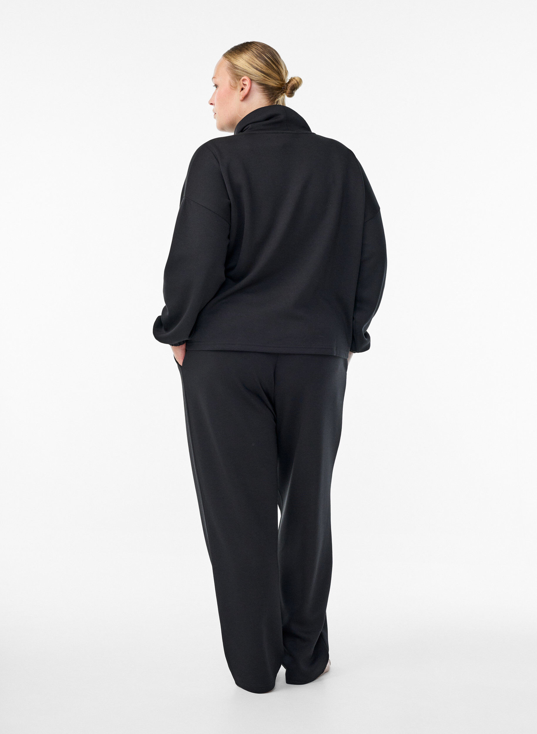 Zizzi L&ouml;st sittande byxor i modalmix, Svart, Model image number 1