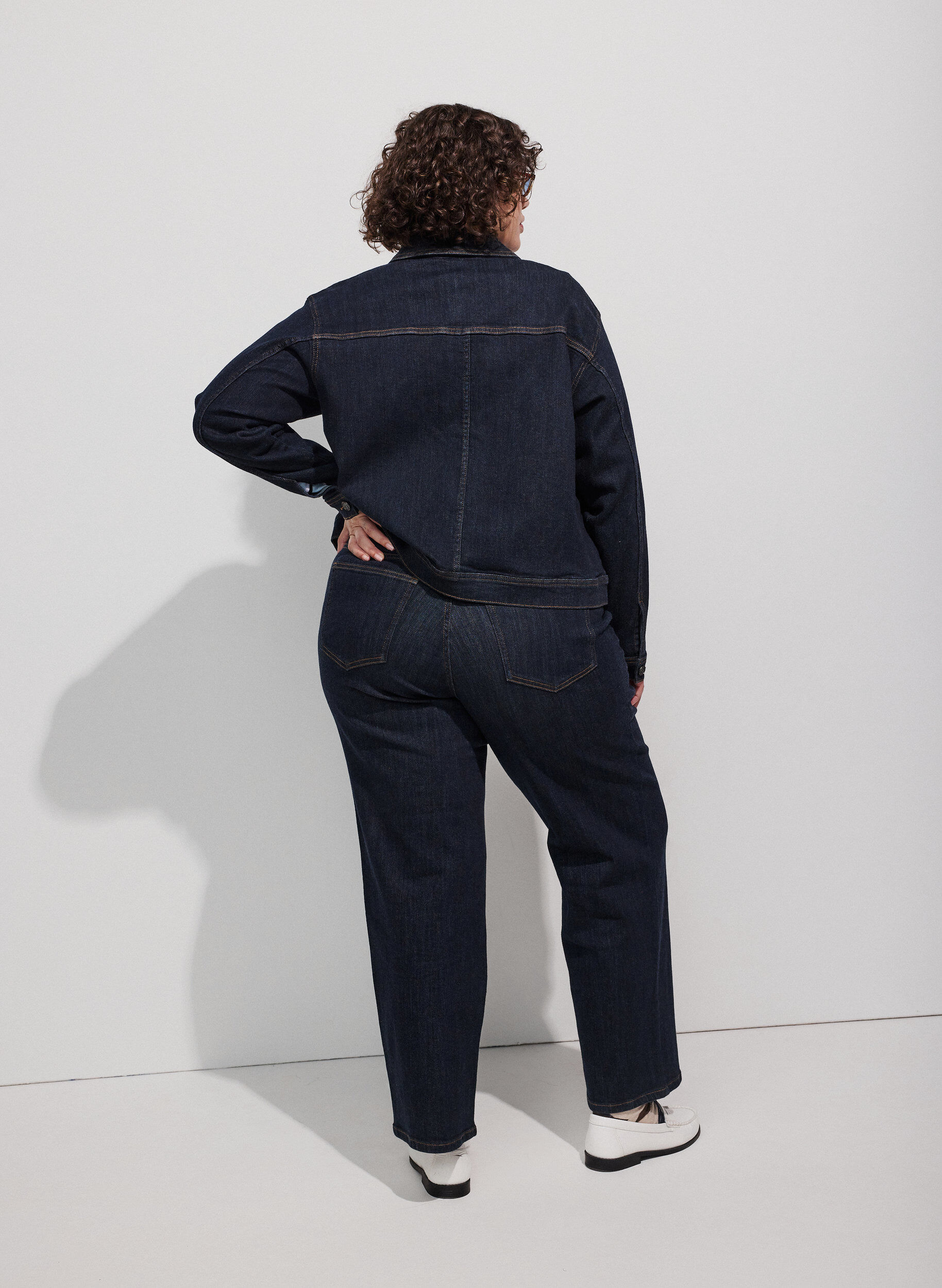 ZizziStraight fit Kiana jeans med h&ouml;g midja, Bl&aring;, Model image number 2
