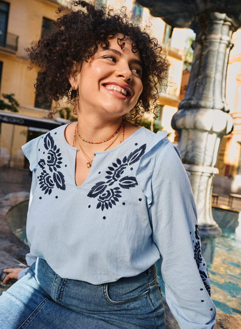 Bomullsblus med broderier och volanger, Blå, Image image number 0