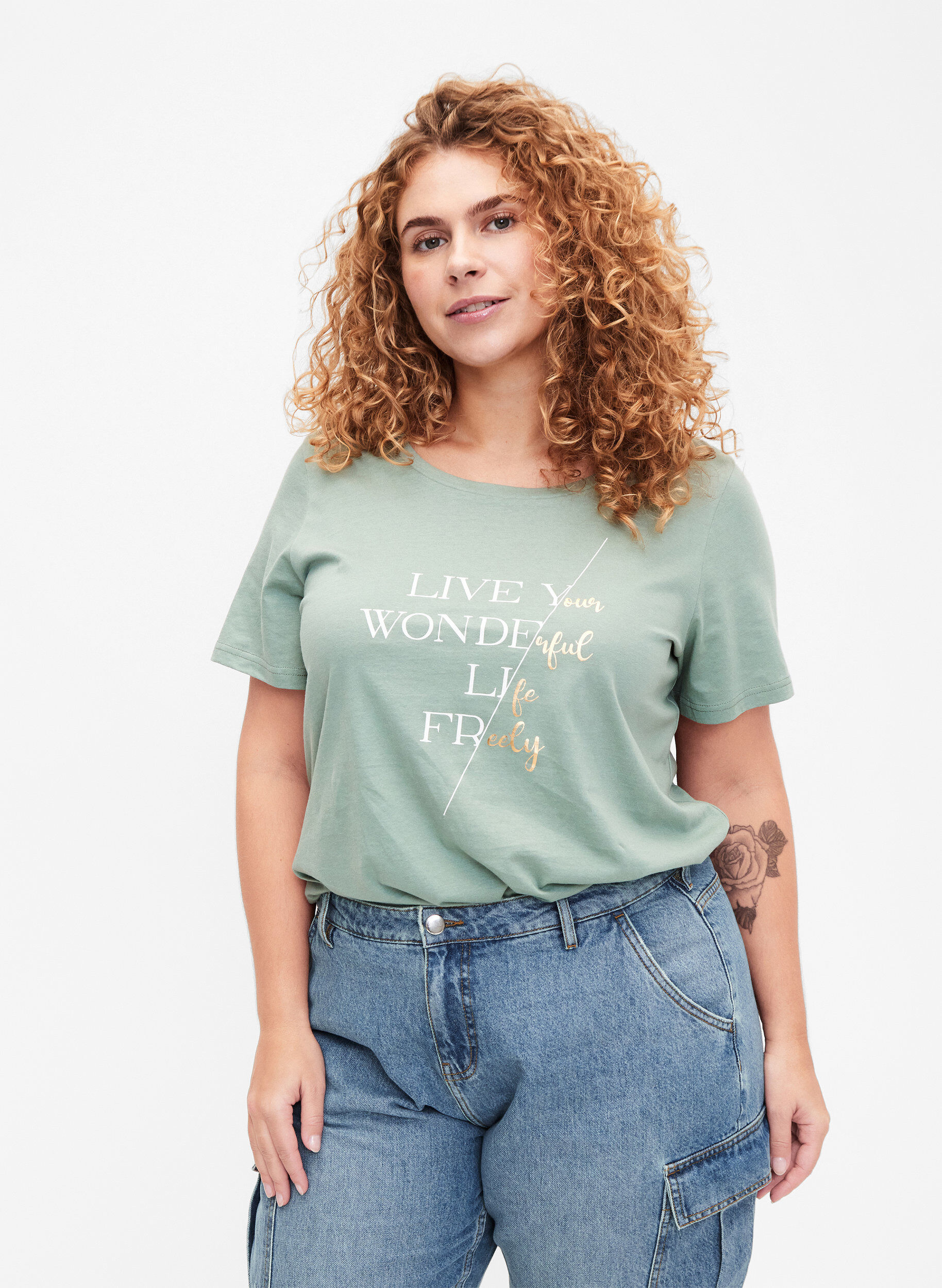 Zizzi Kort&auml;rmad t-shirt i bomull med elastisk kant, Chinois G. W. Live, Model image number 0