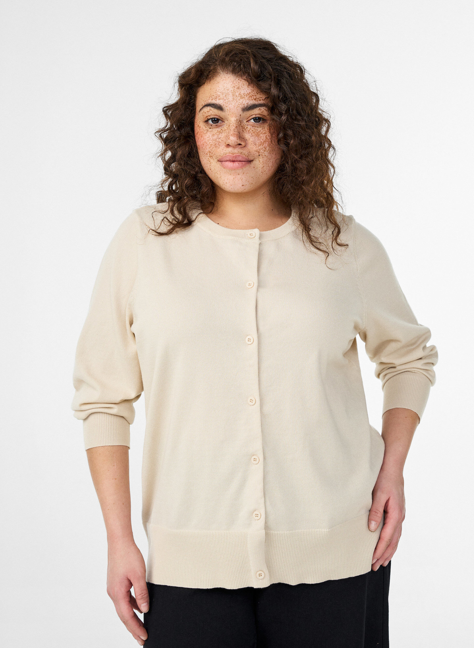 Flash - Finstickad kofta med rund halsringning, Beige, Model
