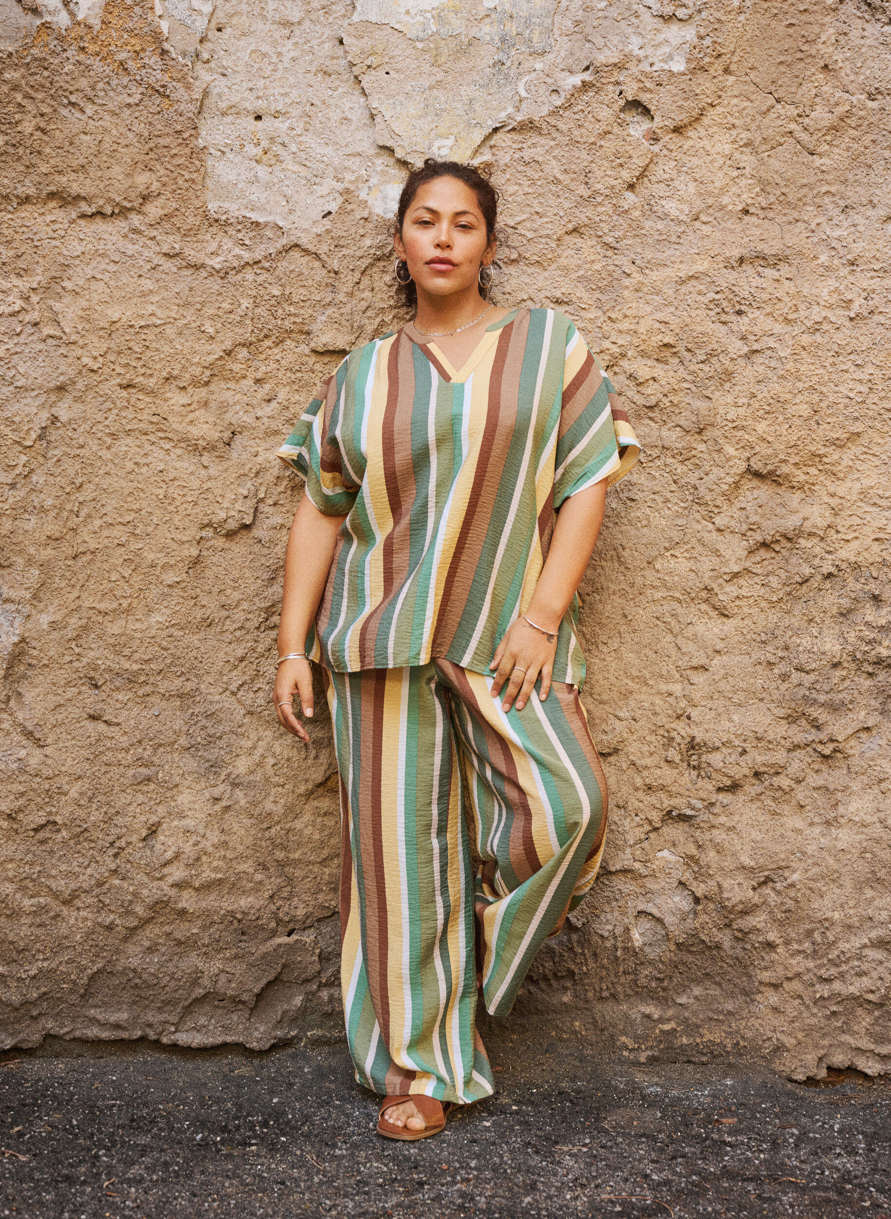 Zizzi L&ouml;s byxa i viskos med r&auml;nder, Brun, Image image number 0