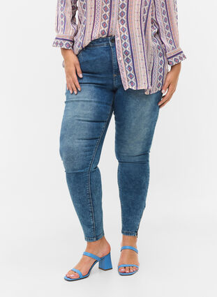 Croppade Amy jeans med blixtlås, Blue denim, Model image number 4