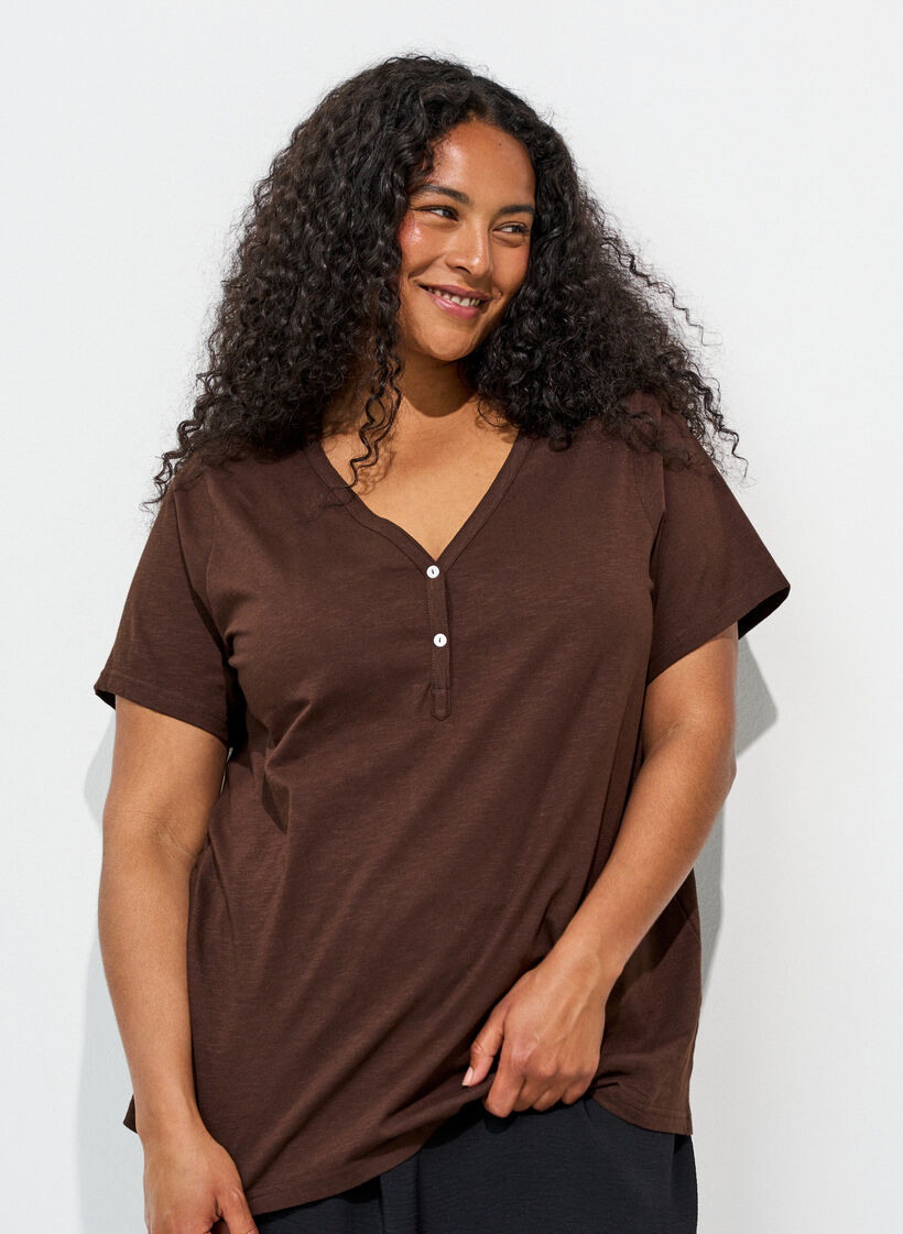 T-shirt med knappdetalj, Brun, Image image number 0