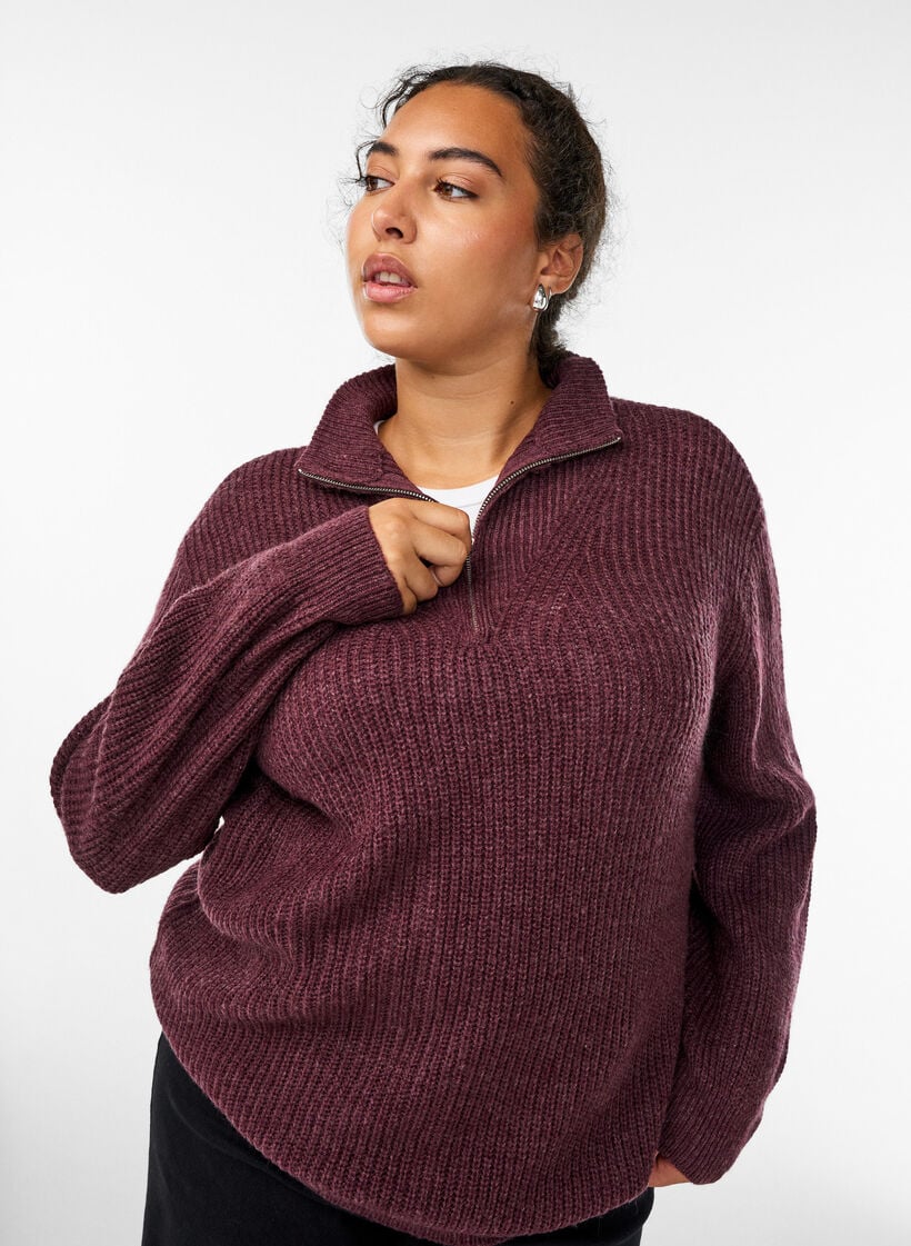 Stickad tr&ouml;ja med h&ouml;g hals och dragkedja, R&ouml;d, Model image number 4