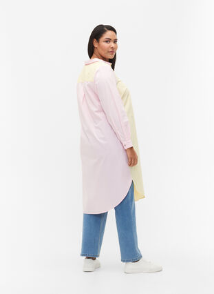 Lång bomullsskjorta med colour-block, Popcorn/Pink, Model image number 1