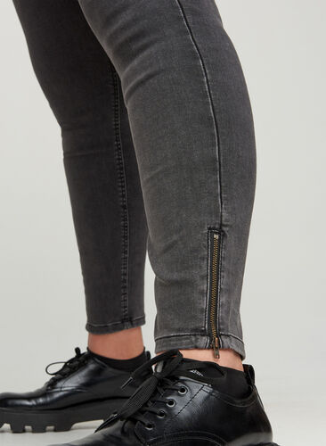 Cropped Amy Jeans med hög midja och dragkedja, Grey Denim, Model image number 1