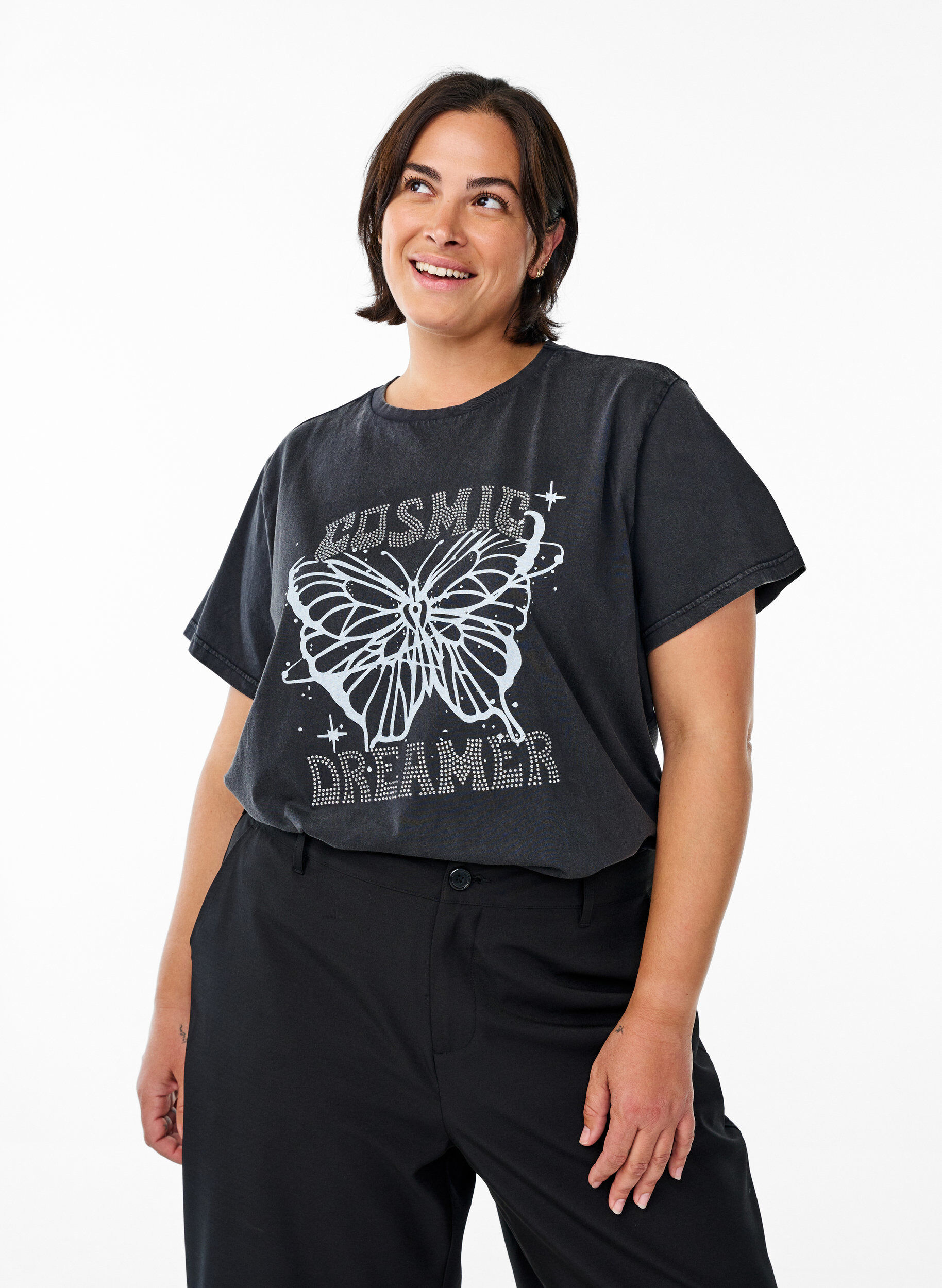 T-shirt i ekologisk bomull med strasstenar och fj&auml;rilsmotiv, Gr&aring;, Model