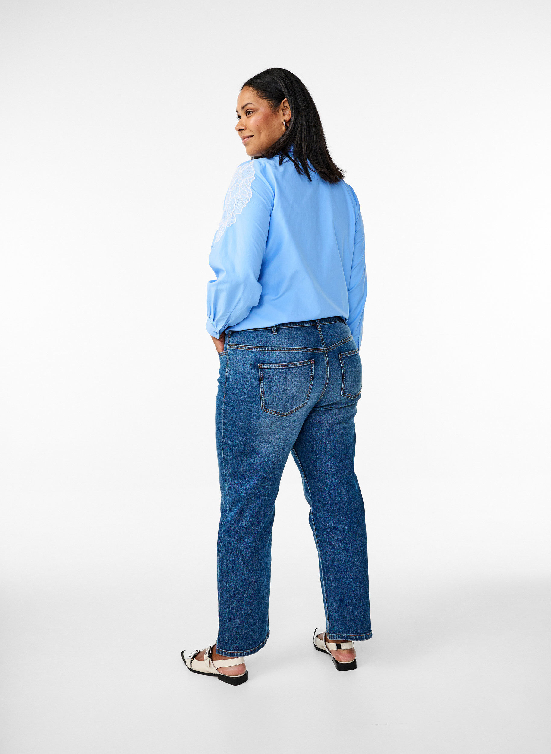 Zizzi Gemma-jeans med h&ouml;g midja och normal passform, Bl&aring;, Model image number 1