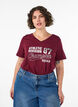 T-shirt i ekologisk bomull med ett sportigt texttryck, R&ouml;d, Model image number 0