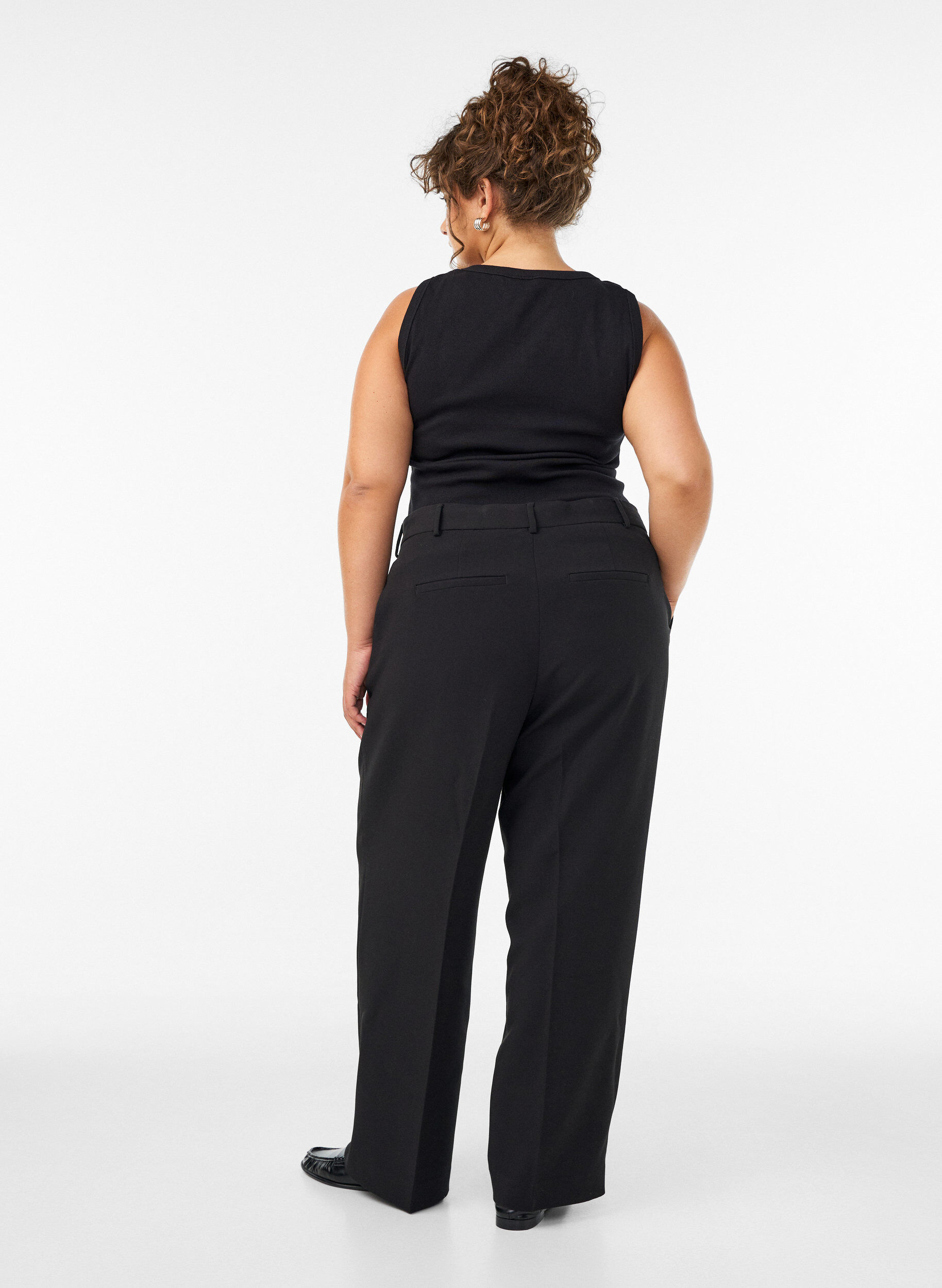 ZizziDressade byxor med vida ben och h&ouml;g midja, Svart, Model image number 1