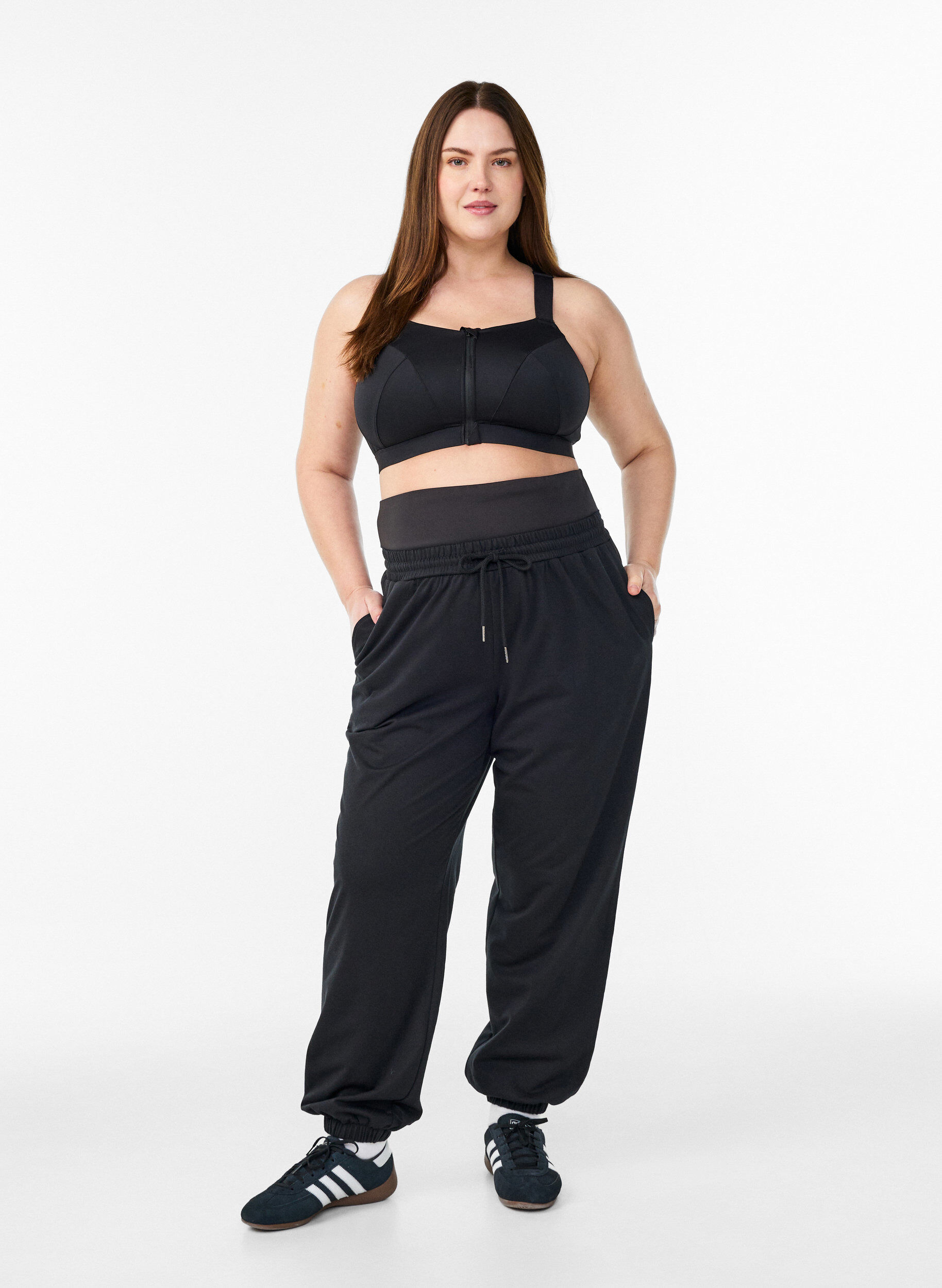Zizzi Sweatpants med bred midjeres&aring;r, Svart, Model image number 1