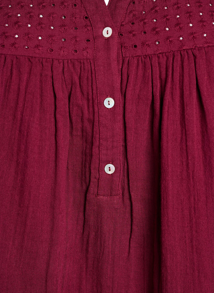 Blus i bomullsmuslin med broderie anglaise, M&ouml;rk Bordeaux, Packshot image number 2