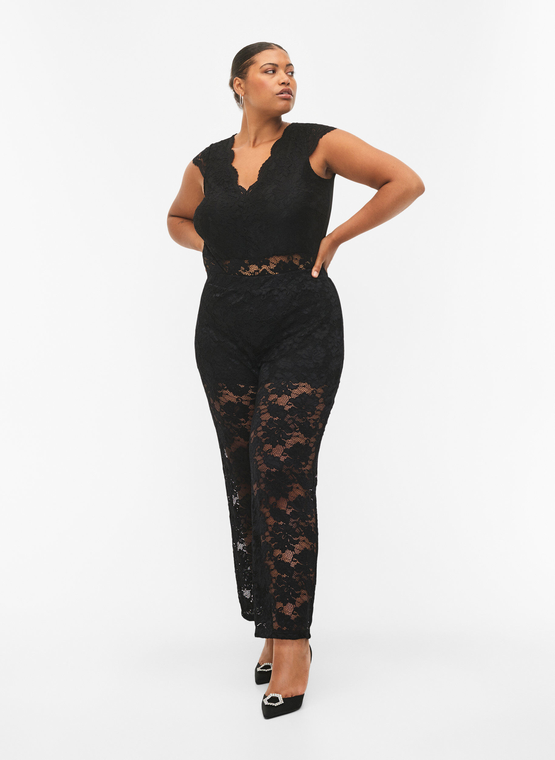 Zizzi Kroppsstrumpa med spets och v-ringning, Black, Model image number 2