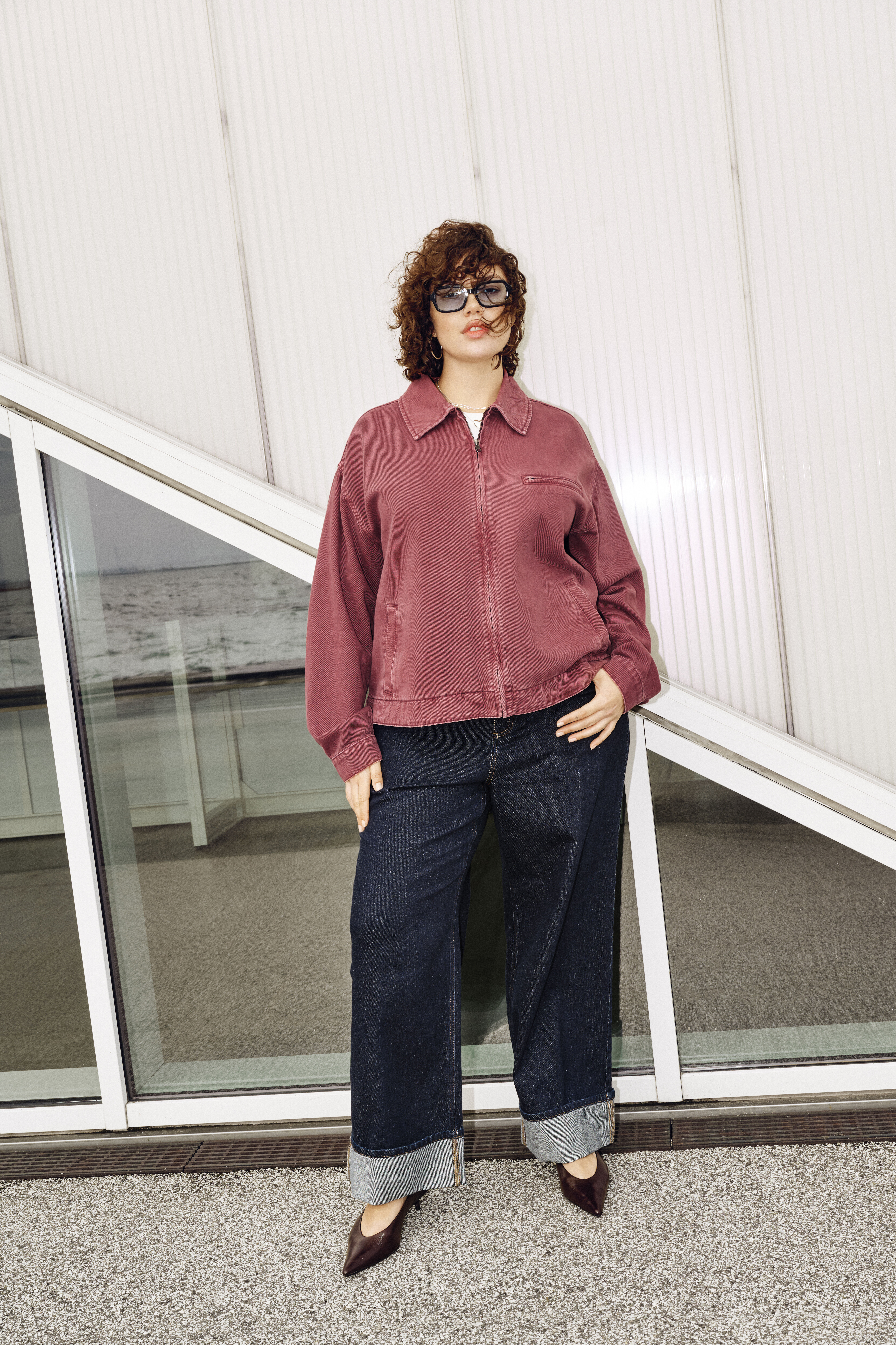 Zizzi F&auml;rgad jeansjacka, , Model