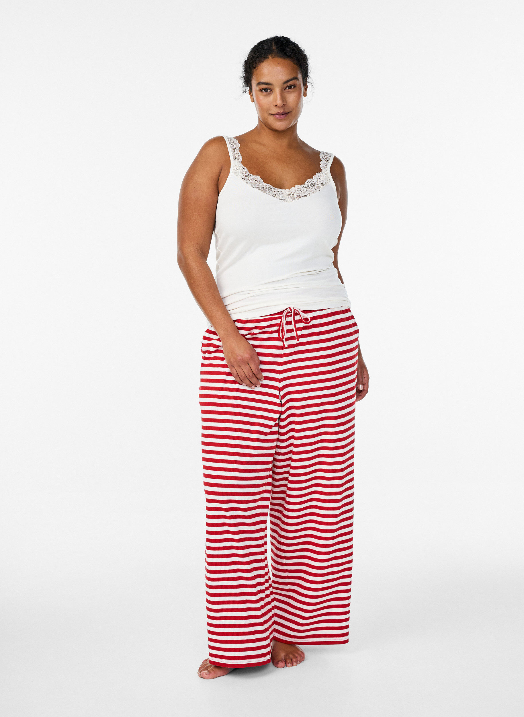 Zizzi Randiga pyjamasbyxor med h&ouml;g midja och vida ben, R&ouml;d, Model image number 0