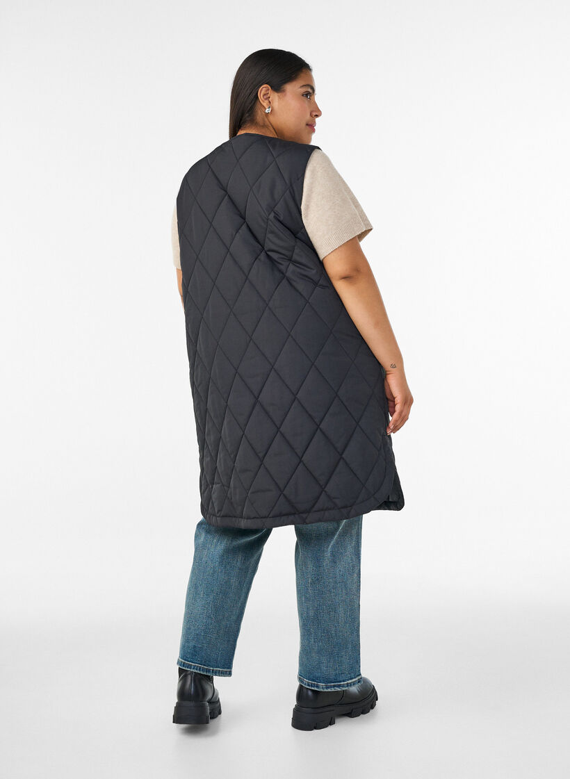 L&aring;ng quiltad v&auml;st med tryckknappar, Svart, Model image number 2