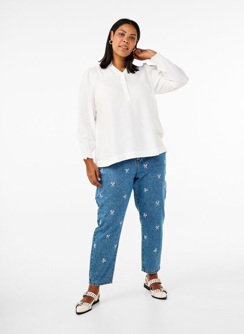 Blus med volangkrage, Vanilla, Model image number 1