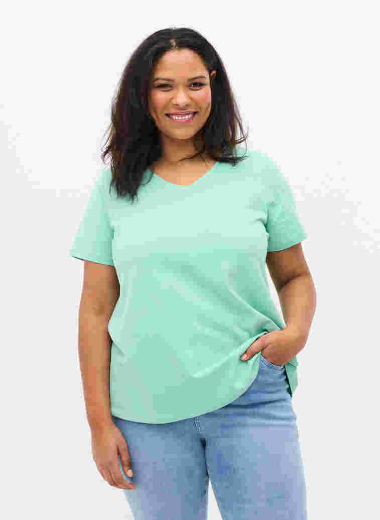 Basis t-shirt, Dusty Jade Green, Model