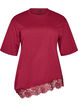 T-shirt med asymmetrisk spetskant, R&ouml;d, Packshot image number 0