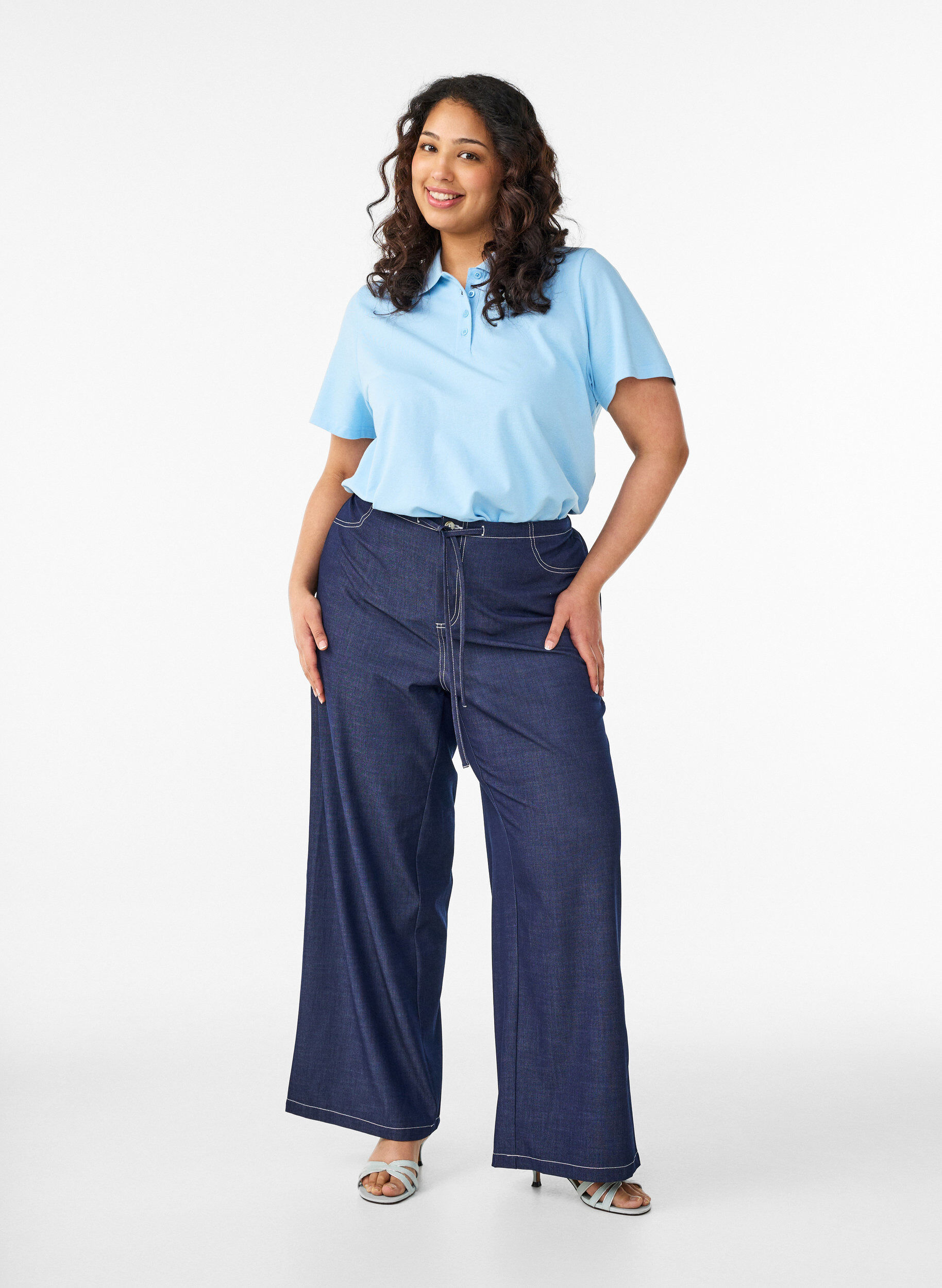 Zizzi Kort&auml;rmad pik&eacute;tr&ouml;ja, Bl&aring;, Model image number 1