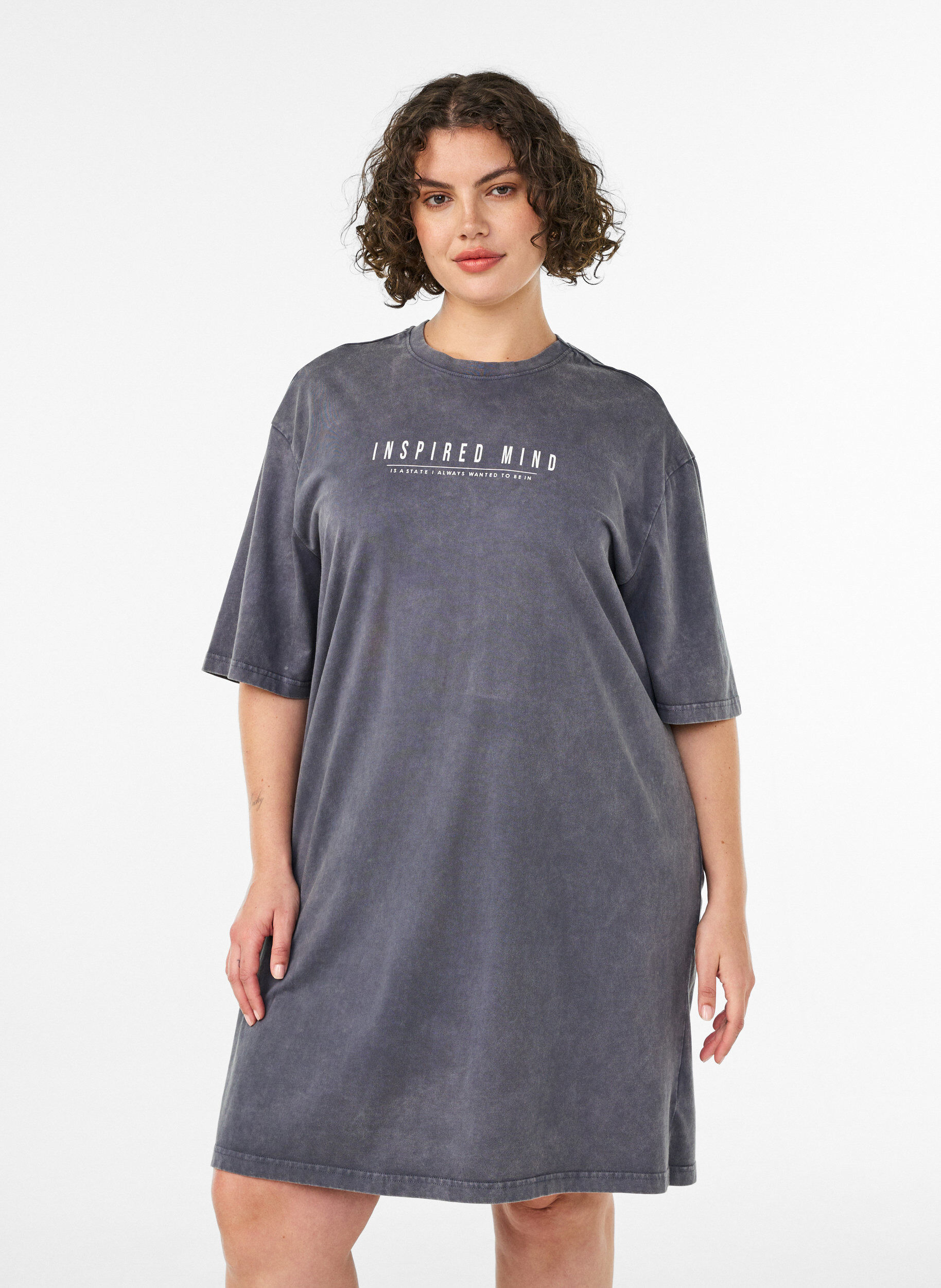 L&ouml;s t-shirtkl&auml;nning med tv&auml;ttad look, Gr&aring;, Model