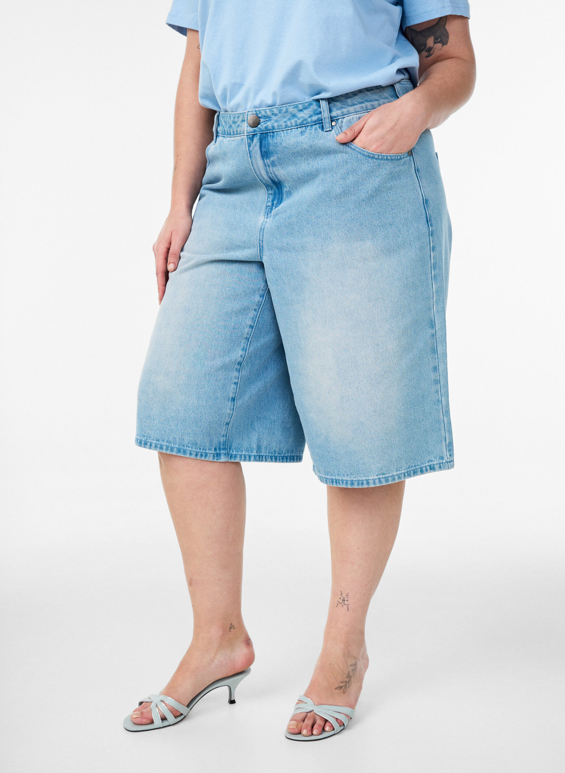 ZizziJeansshorts med h&ouml;g midja, Bl&aring;, Model image number 2