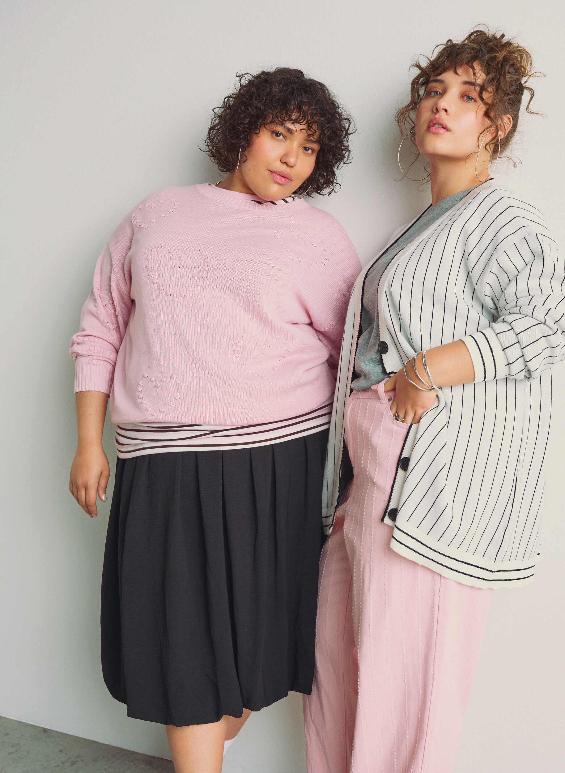 Zizzi L&ouml;sstickad blus med hj&auml;rtm&ouml;nster, Rosa, Image image number 0