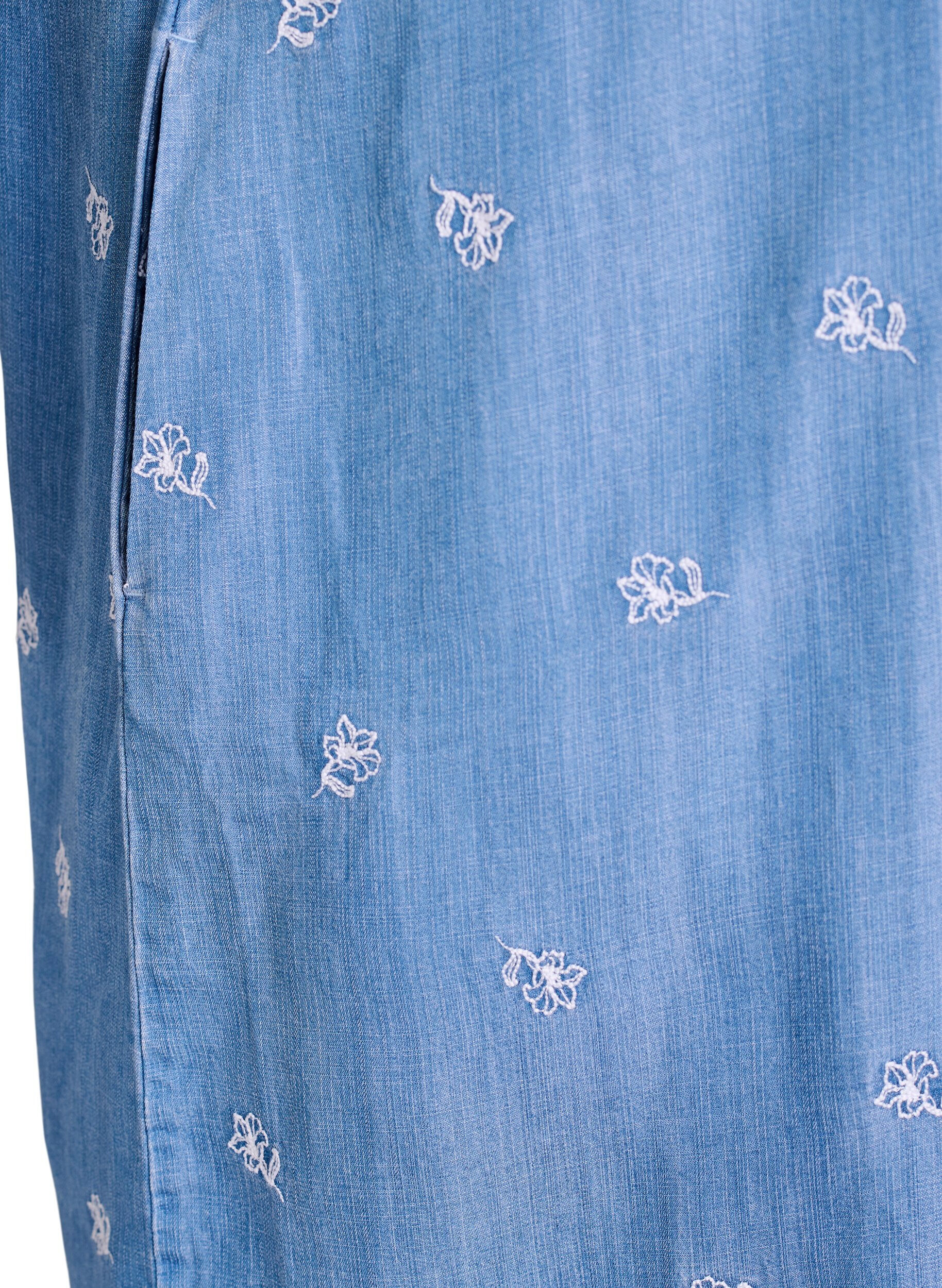 ZizziKl&auml;nning i lyocell med denimlook och broderade blommor, Bl&aring;, Packshot image number 3