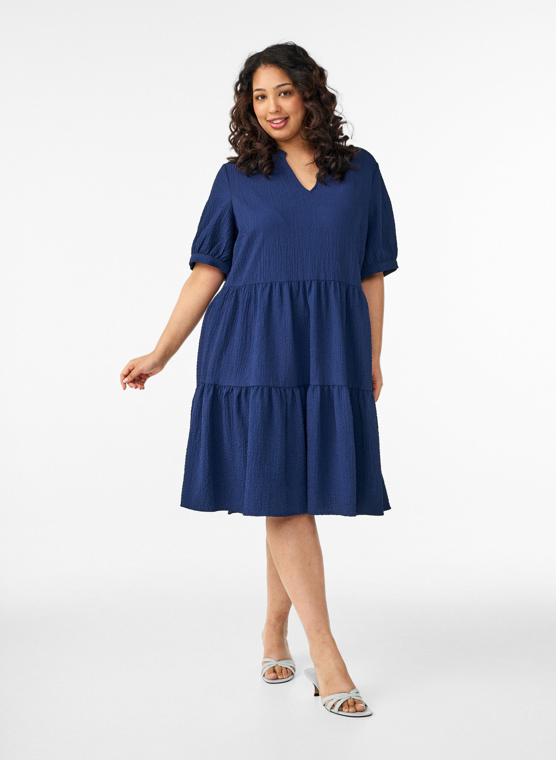 ZizziKort a-linjeformad kl&auml;nning, Bl&aring;, Model image number 1