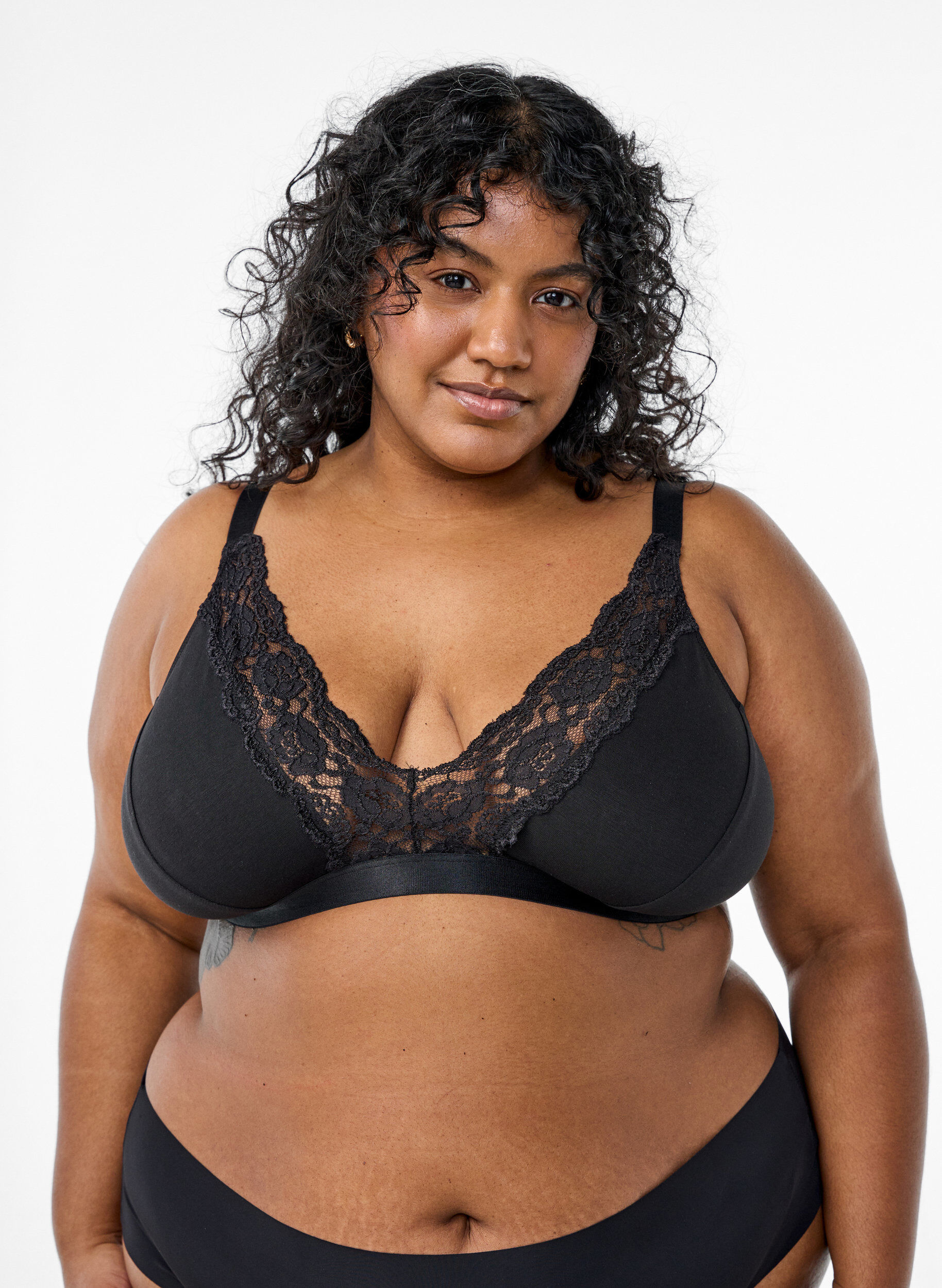 Svarta bralettes