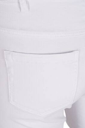 Slim fit Emily shorts med normalhög midja, Bright White, Packshot image number 3