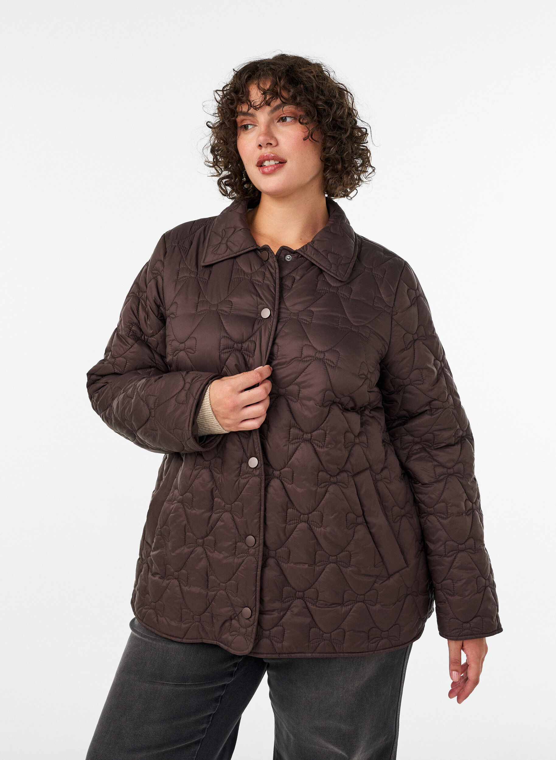 ZizziL&auml;tt vadderad jacka med dekorativ quiltning, Brun, Model image number 0