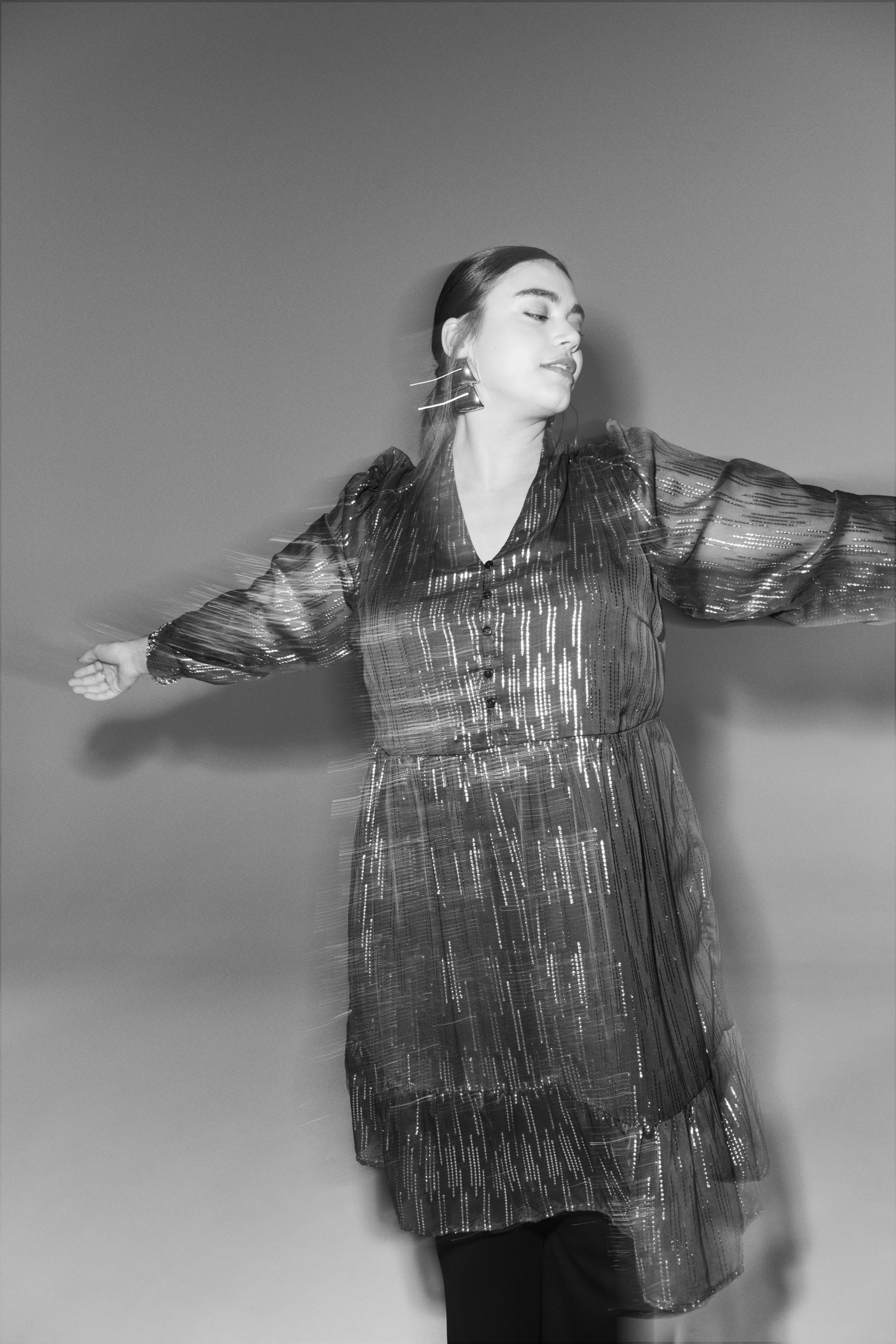 Zizzi Kl&auml;nning med glitter, , Model